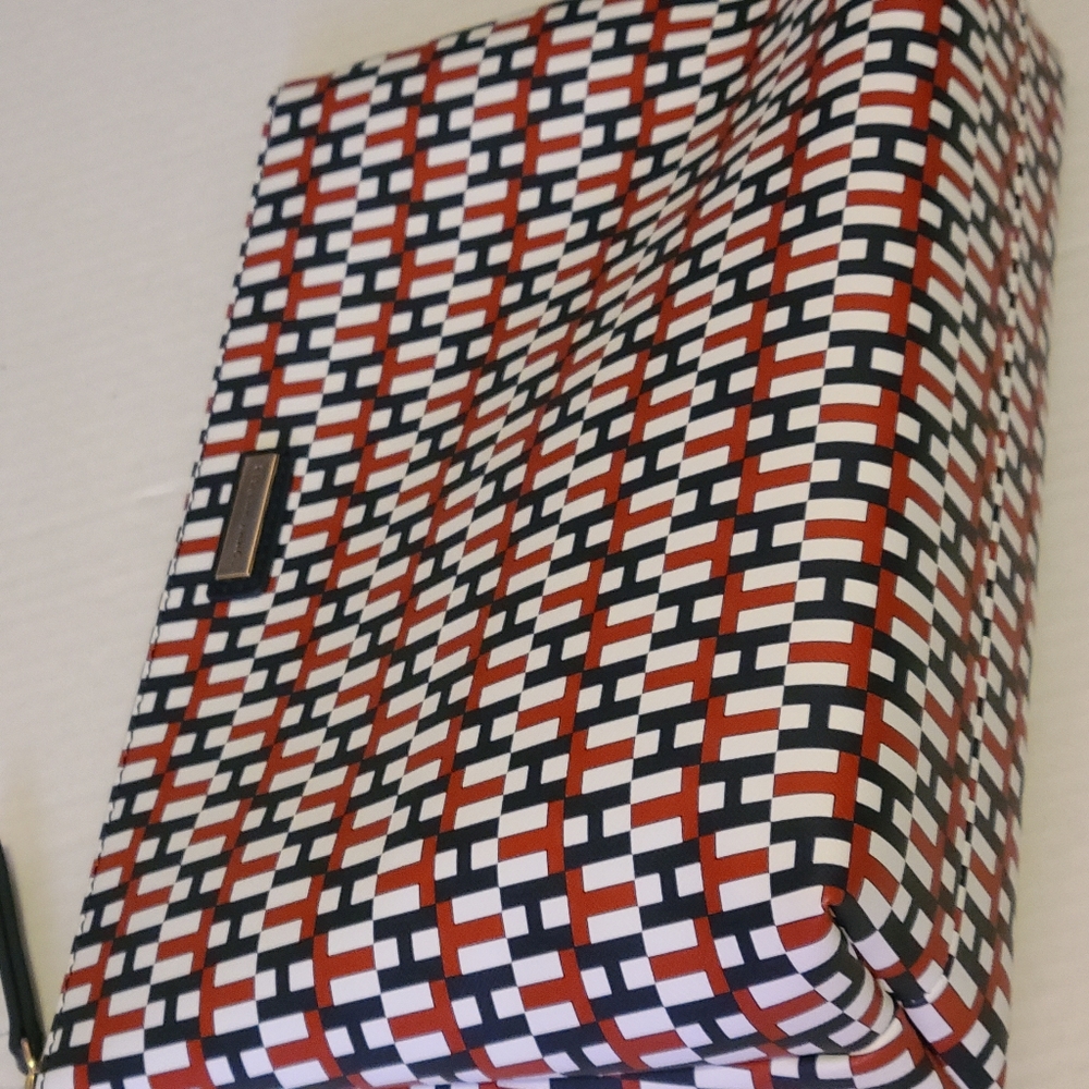 Tommy Hilfiger Large TRAVEL BAG NWT - Picture 4 of 8
